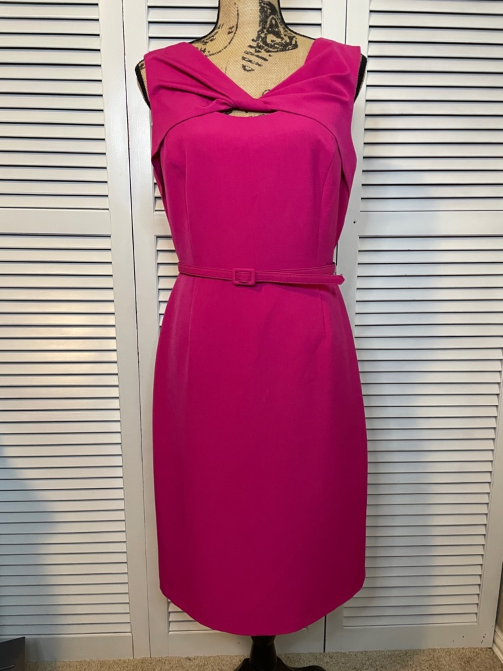 LN - Jones New York Vibrant Fuchsia Midi Sheath Dress with Twist Neckline-Sz 10